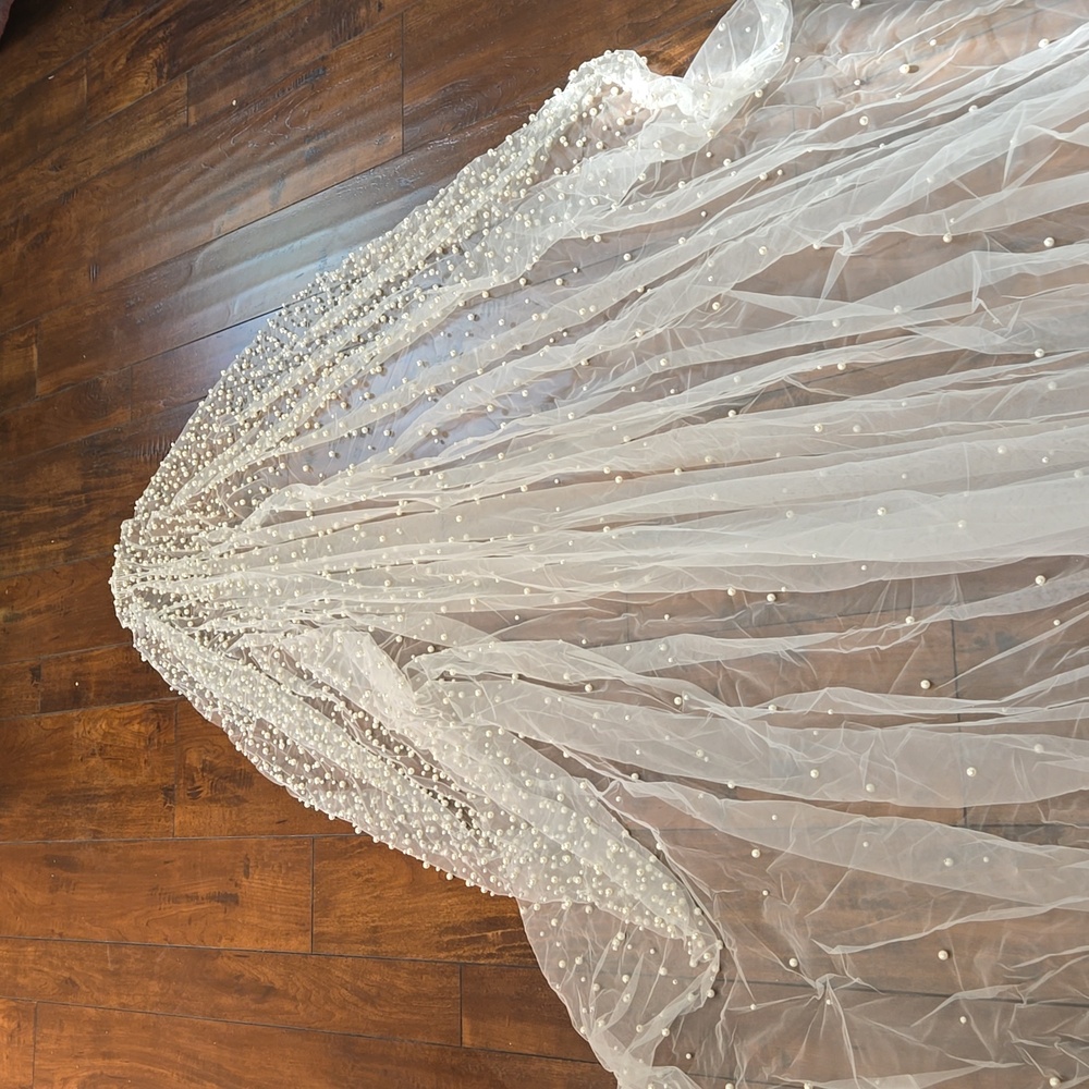 Cathedral pearl veil